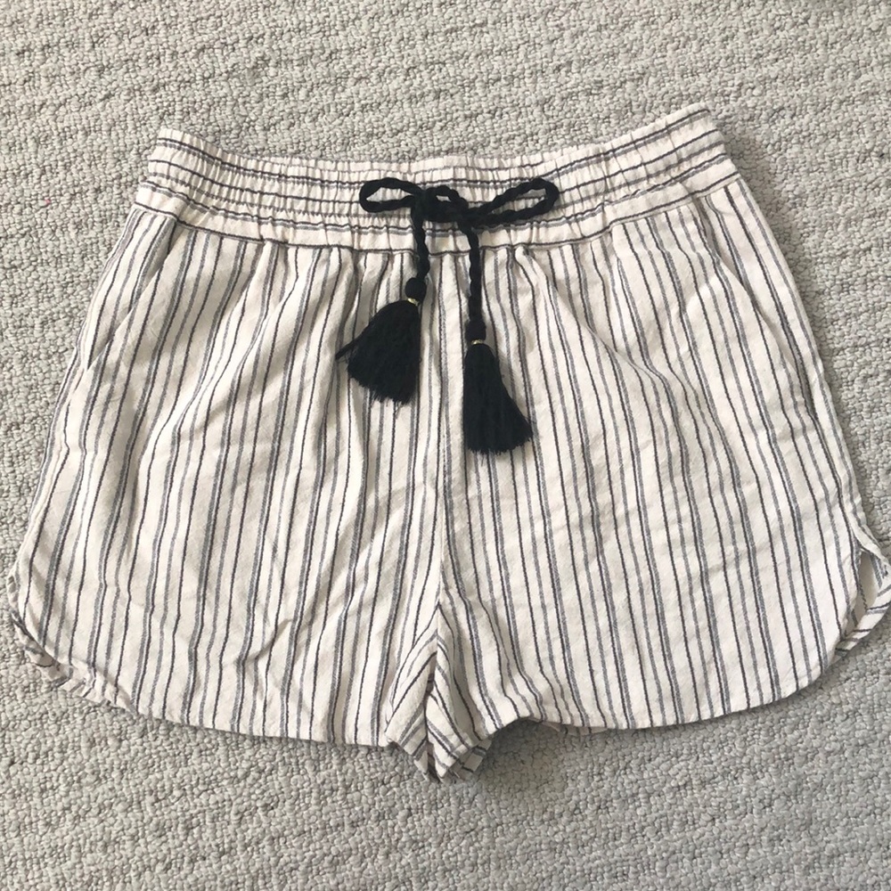 Zara Black/Cream High Waist Shorts Relaxed Fit